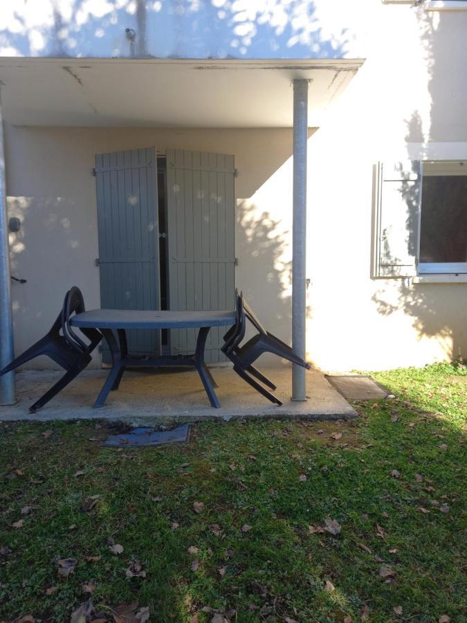 Saint Geniez D'Olt Jolie T2 Amenagee Et Equipee Village Goelia 2 Piscines Chauffees Bagian luar foto